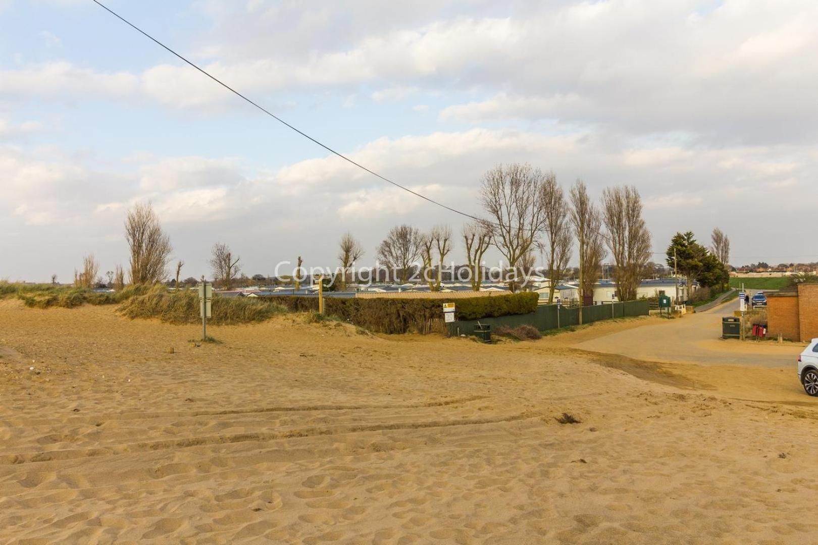 Brilliant 6 Berth Caravan With Decking At Heacham Beach Park Ref 21031A Hotel Exterior photo